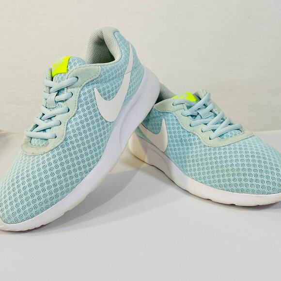 Nike Shoes Womens 7 Blue White-Volt Low Top Athletic Sneakers Trainer Athleisure - Picture 1 of 13